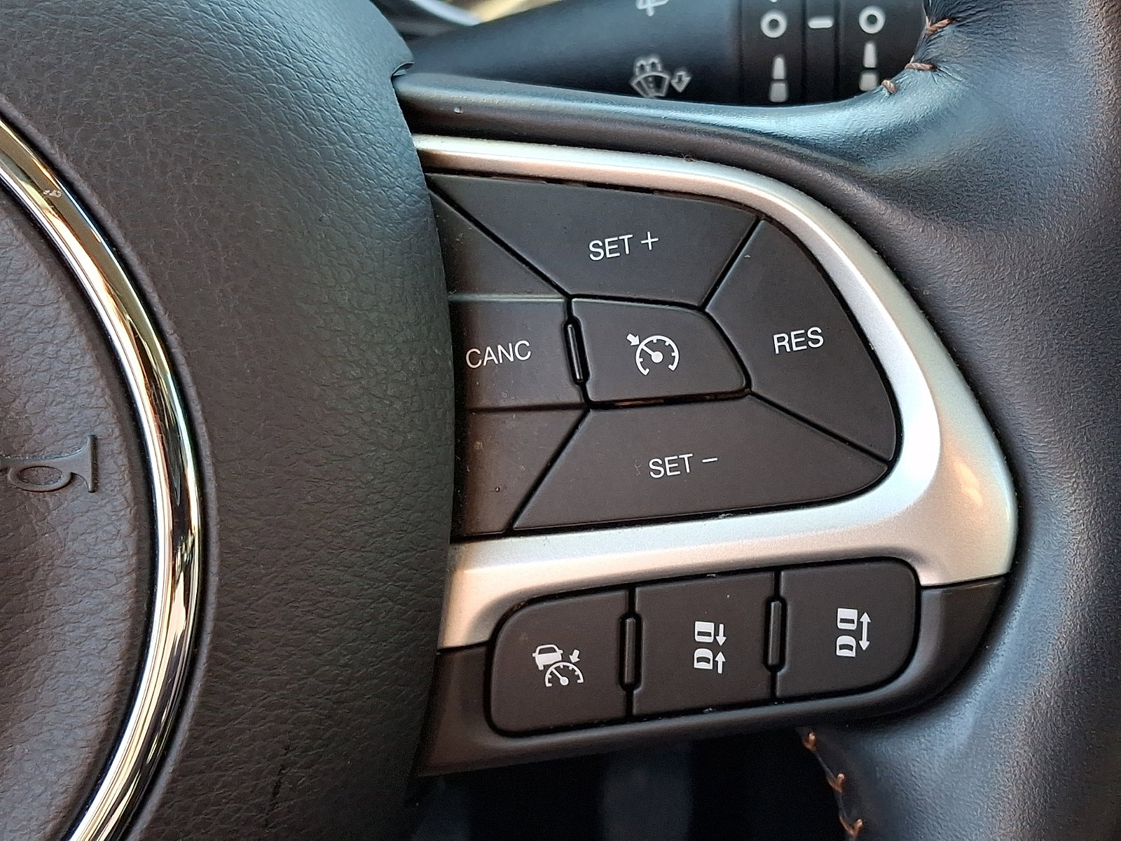Used 2021 Jeep Compass Limited w/ Elite Exterior Group AWD/4WD image 25