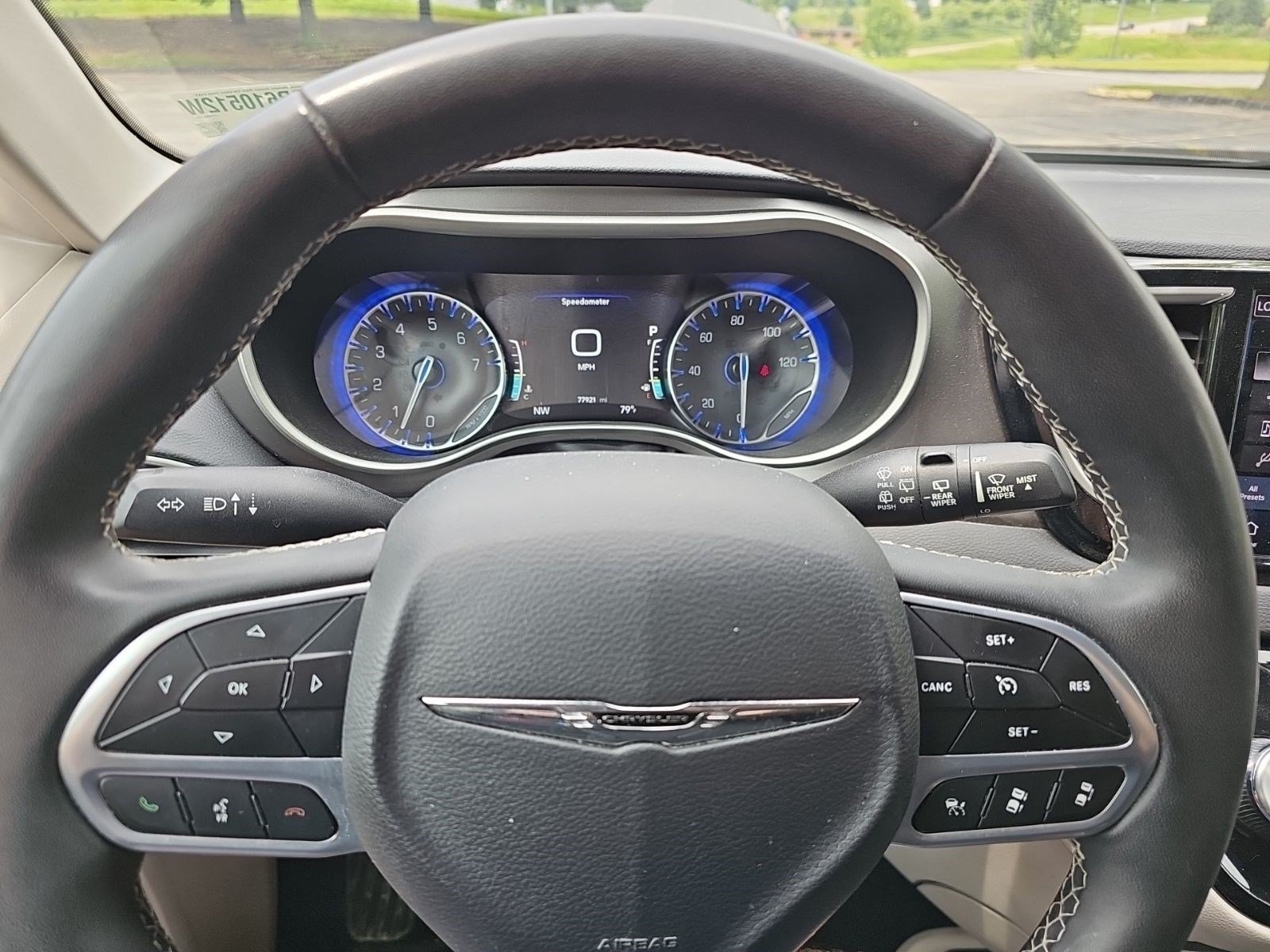Used 2023 Chrysler Pacifica Touring-L FWD image 22