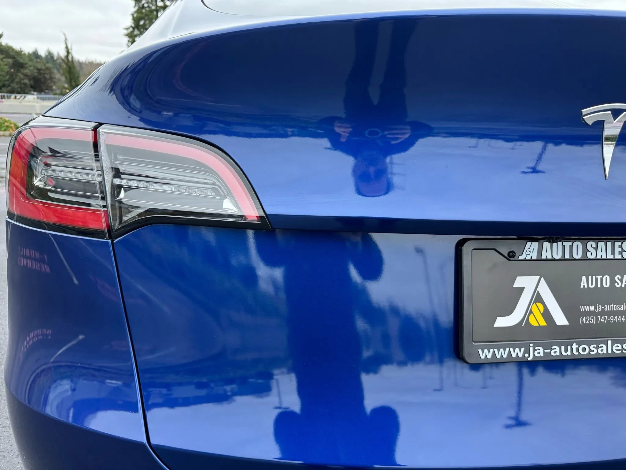 Used 2020 Tesla Model Y Long Range image 15