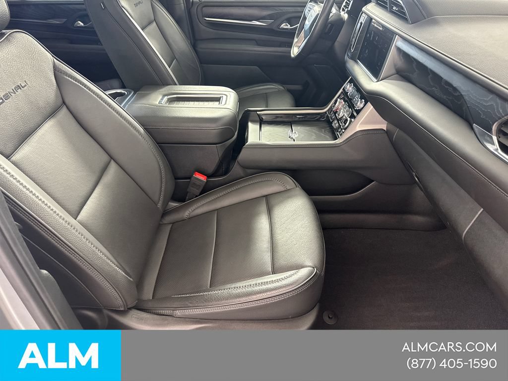 Used 2024 GMC Yukon Denali w/ Advanced Technology Package AWD/4WD image 16