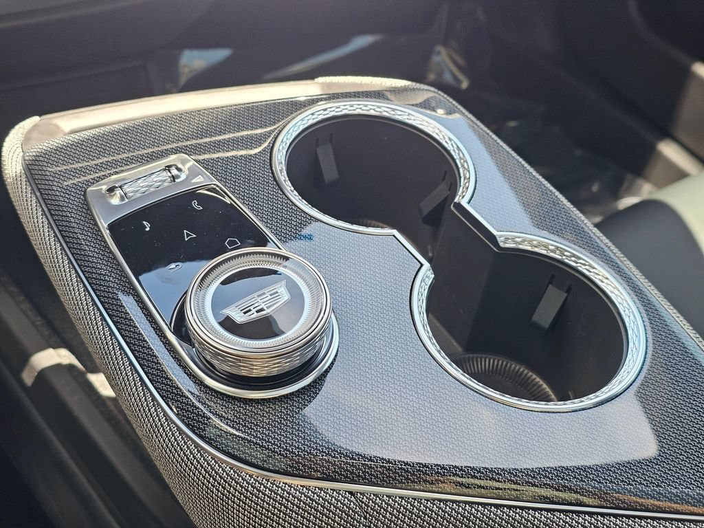 New 2026 Cadillac Optiq Luxury 1 RWD image 32