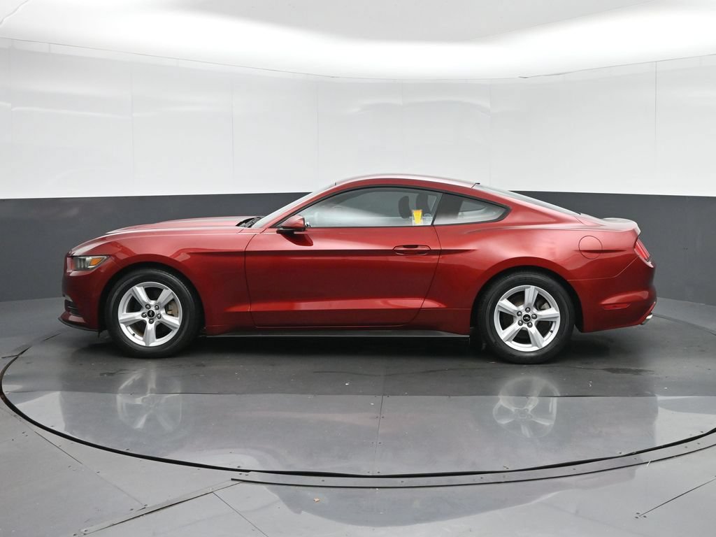 Used 2016 Ford Mustang Coupe RWD image 4