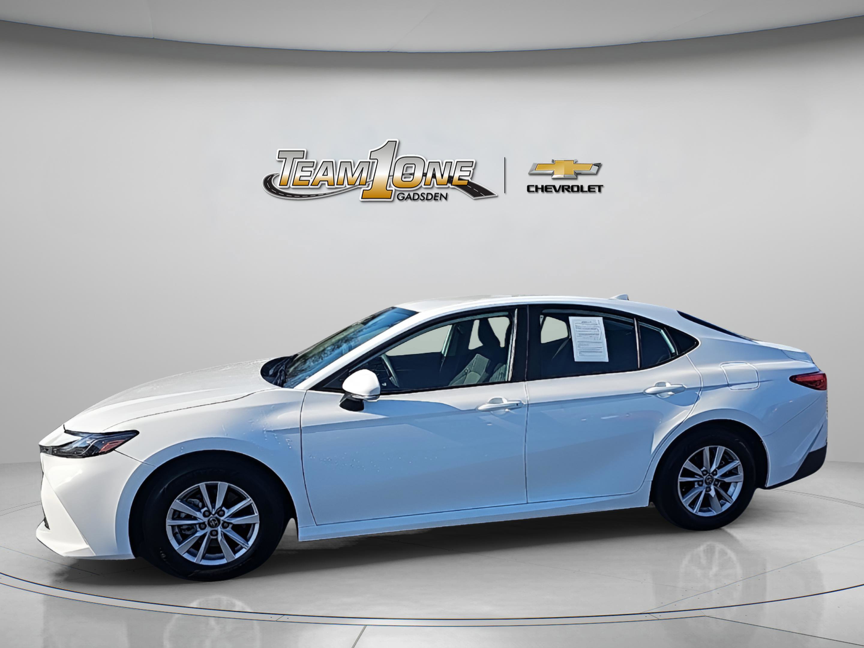 Used 2025 Toyota Camry LE image 5