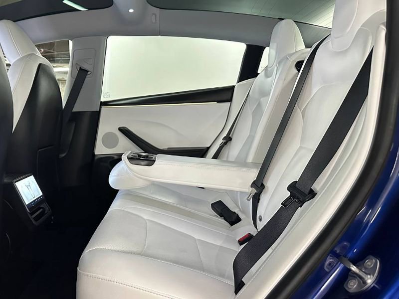 Used 2025 Tesla Model 3 Long Range RWD image 22