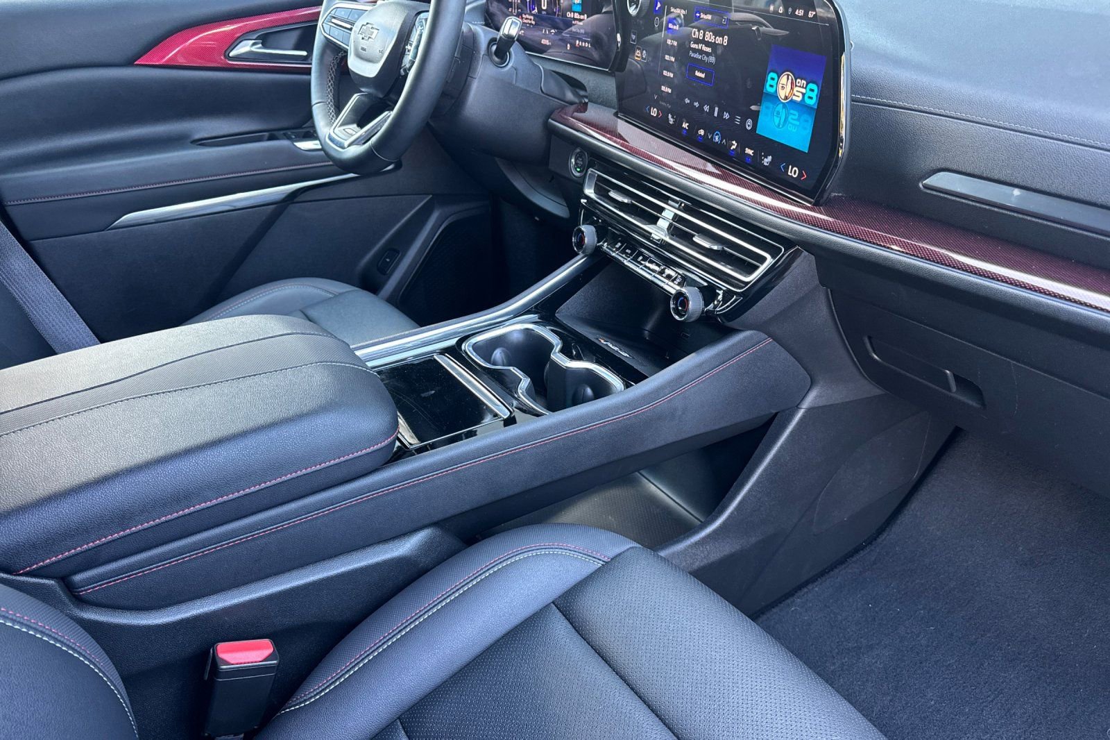 Used 2025 Chevrolet Traverse Z71 AWD/4WD image 21