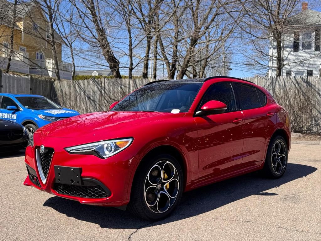 Used 2021 Alfa Romeo Stelvio Ti Sport image 2