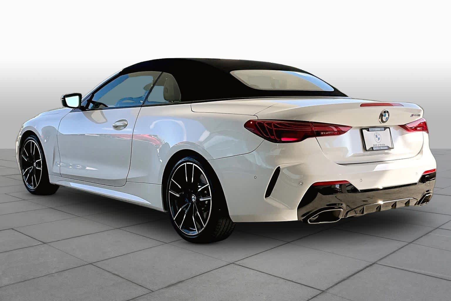Used 2026 BMW M440i Convertible RWD image 11
