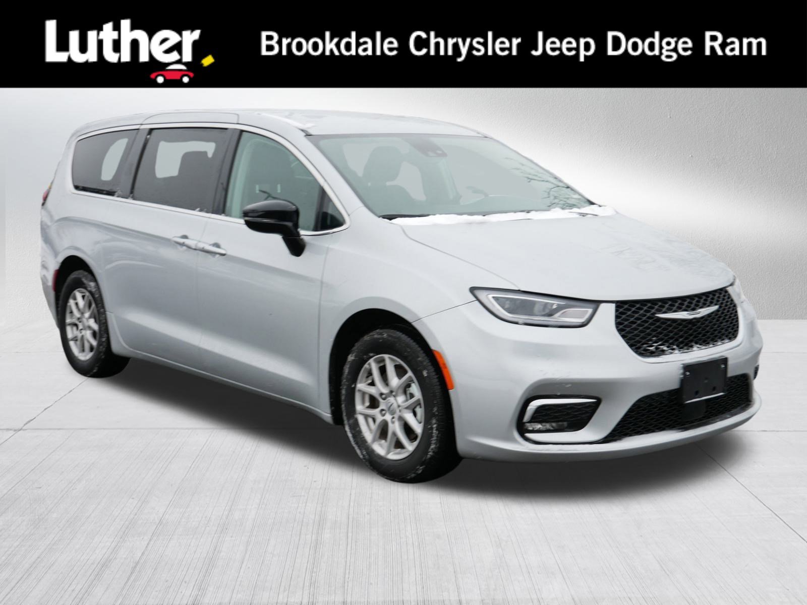 Used 2024 Chrysler Pacifica Touring-L