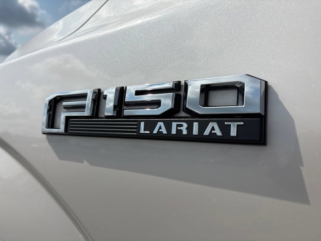 Used 2016 Ford F150 Lariat w/ Equipment Group 502A Luxury AWD/4WD image 4
