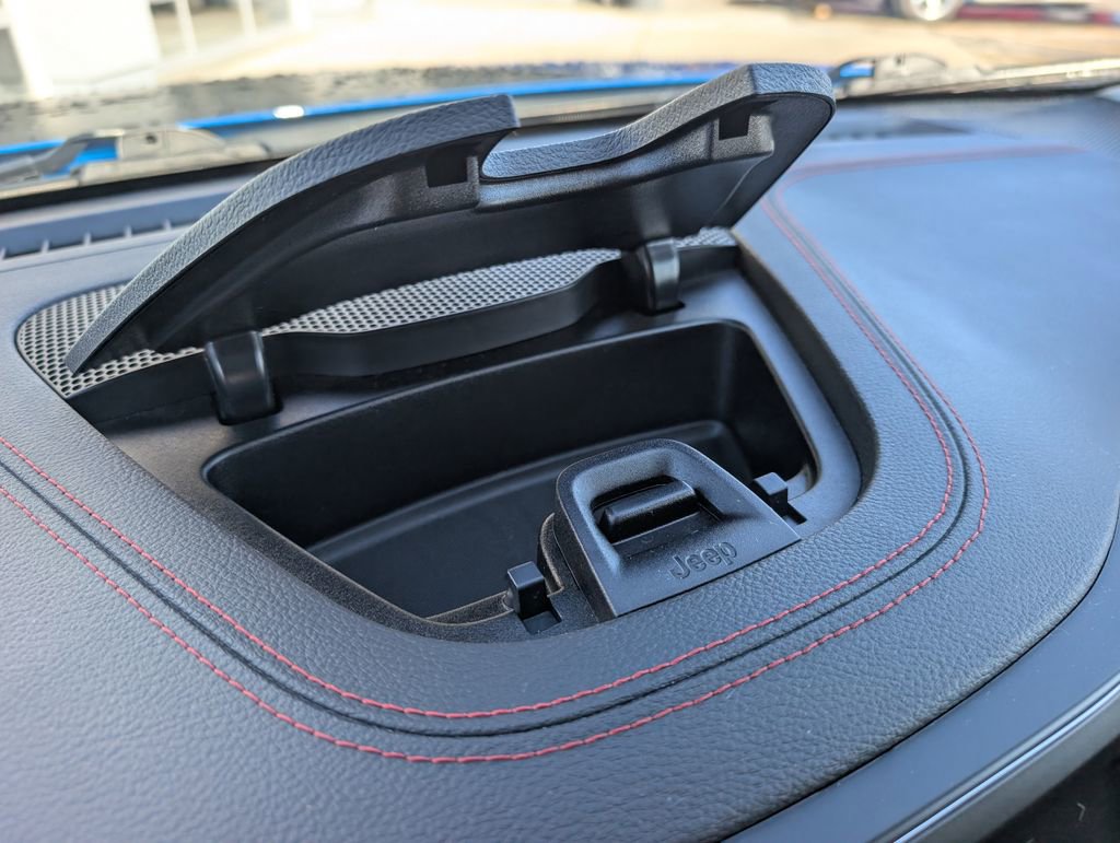 Used 2021 Jeep Cherokee Trailhawk image 27