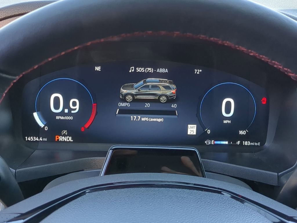 Used 2025 Ford Explorer ST-Line w/ ST-Line Street Pack image 16