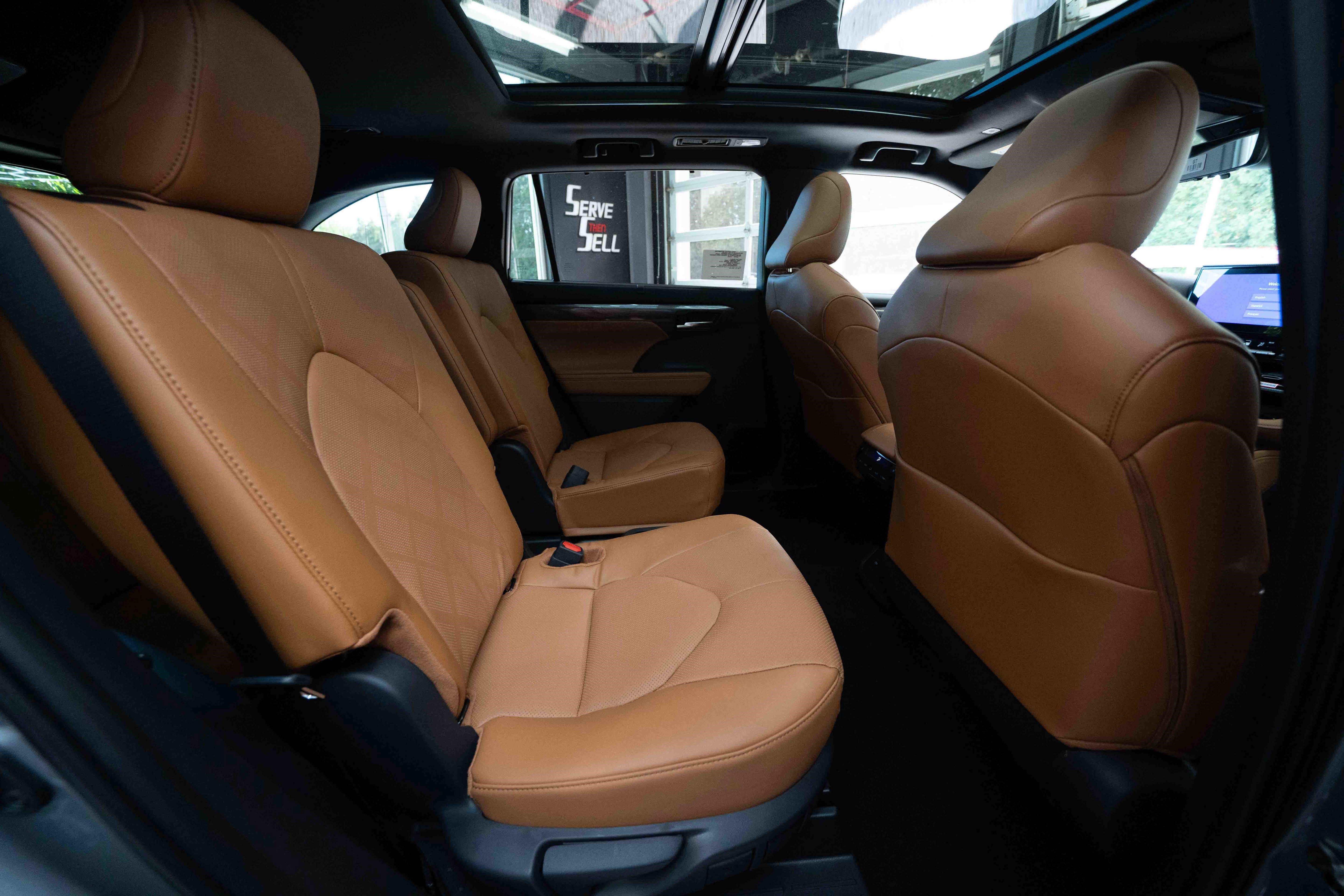 New 2026 Toyota Highlander Platinum image 25