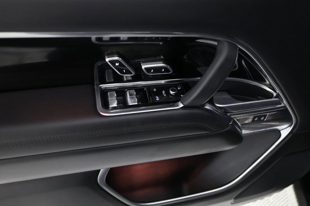 Used 2023 Land Rover Range Rover SE image 15