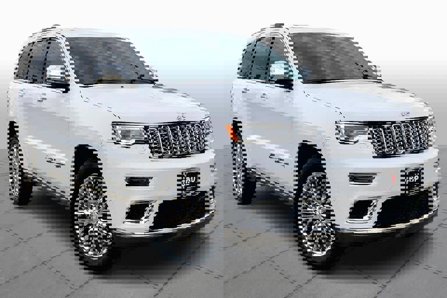 Used 2017 Jeep Grand Cherokee Summit image 2