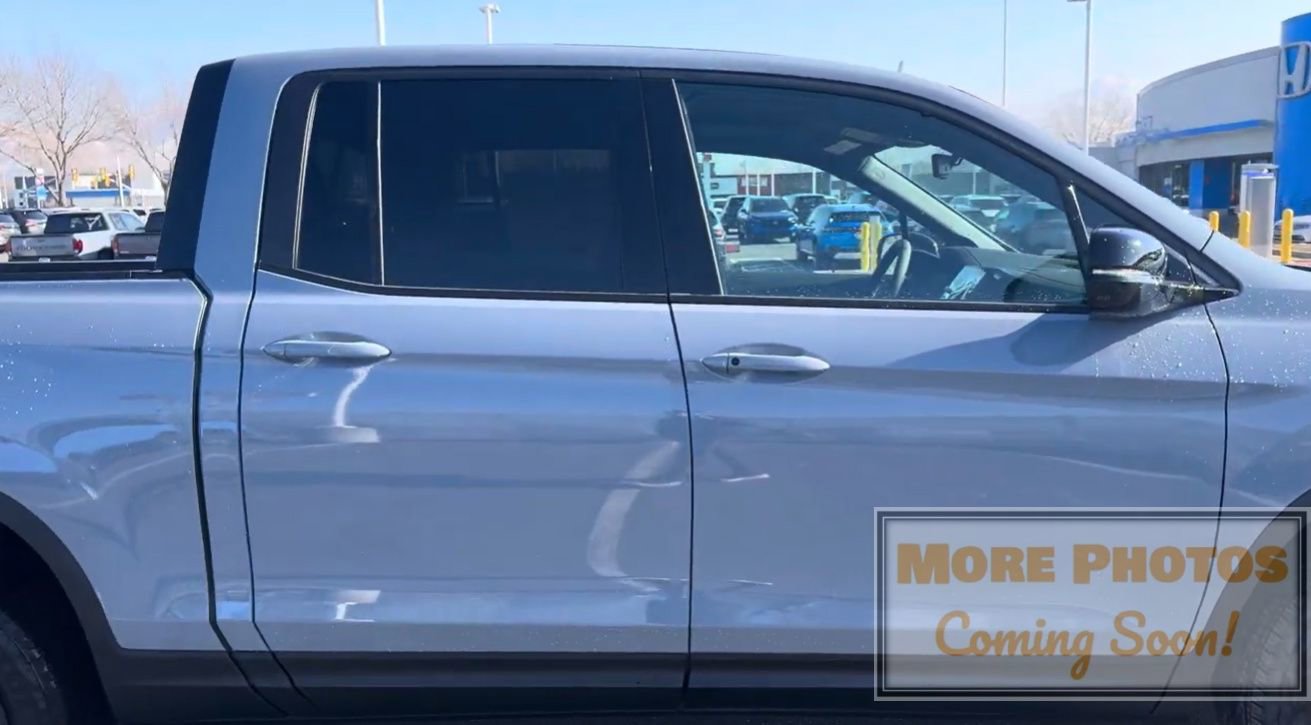 Used 2025 Honda Ridgeline Black Edition image 3