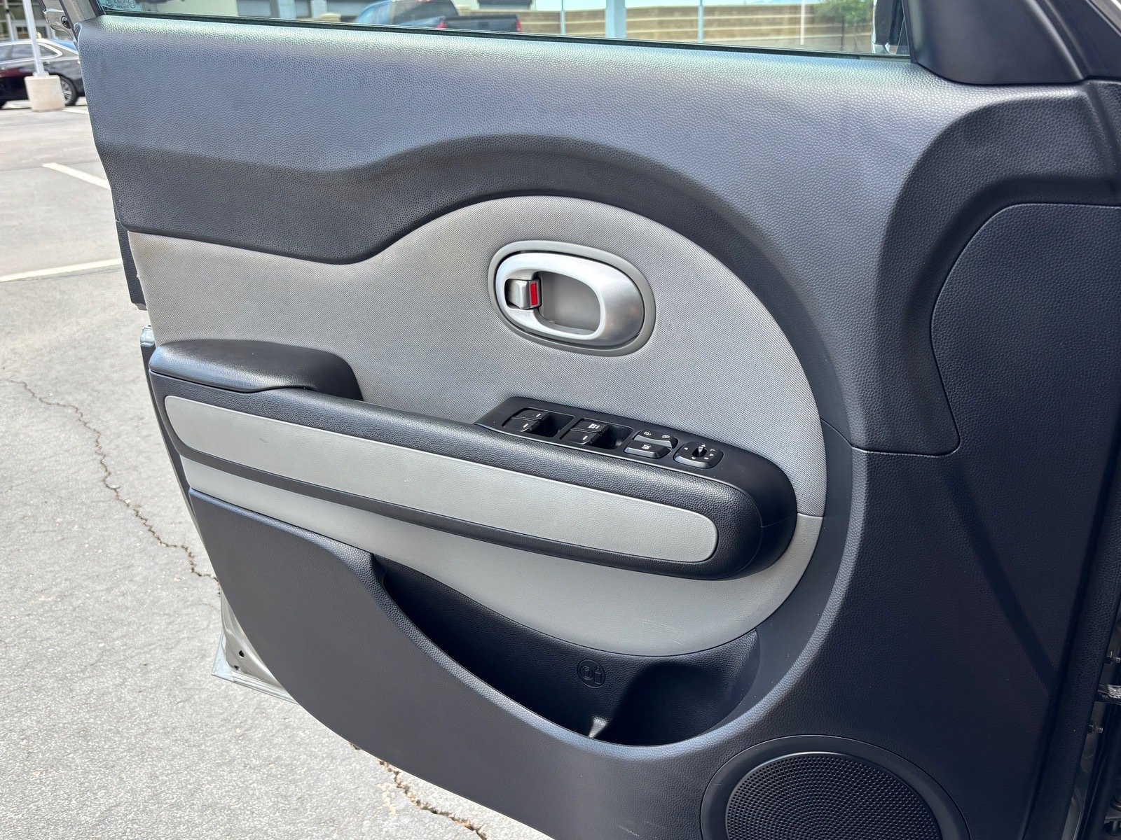 Used 2016 Kia Soul FWD image 11