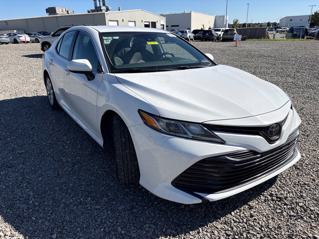 Used 2020 Toyota Camry LE FWD image 11