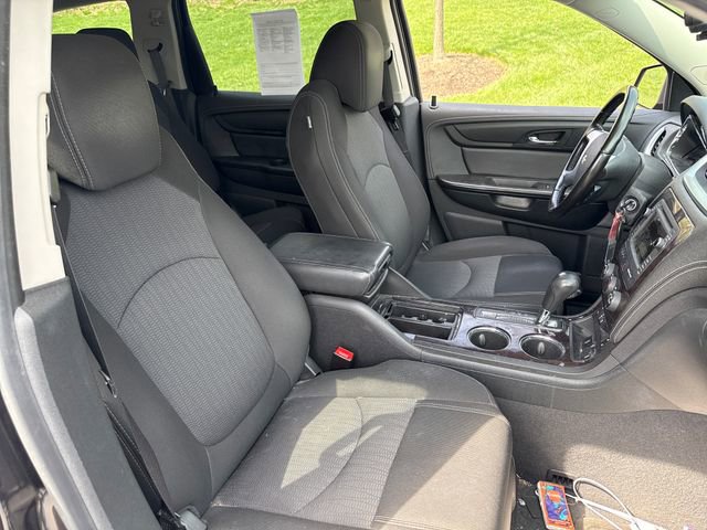 Used 2017 Chevrolet Traverse LT w/ Style and Technology Package image 13