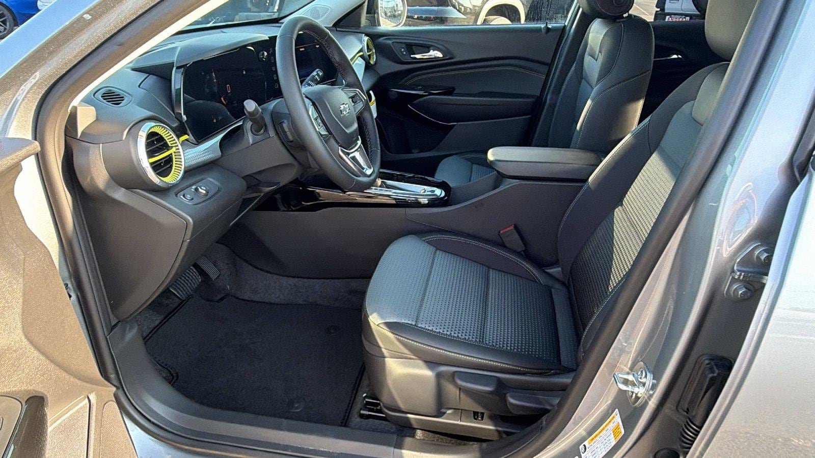 New 2026 Chevrolet Trax LT w/ Driver Confidence Package FWD image 15