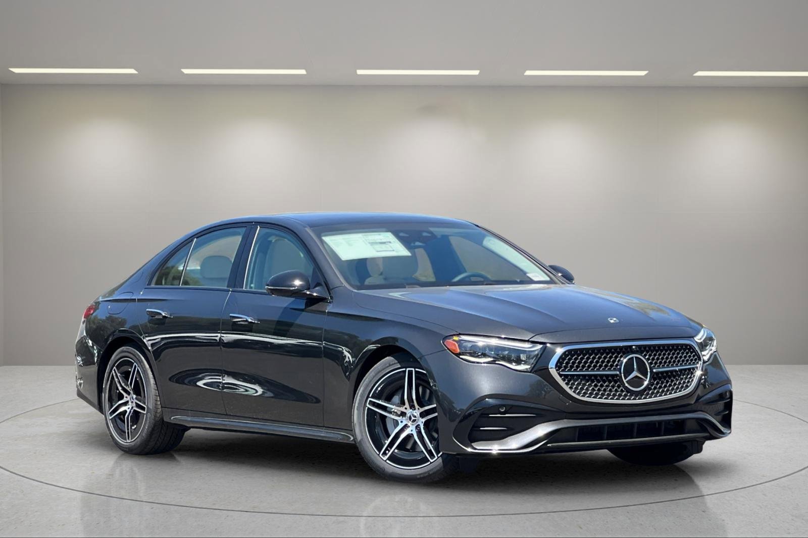 New 2025 Mercedes-Benz E 350 4MATIC Sedan image 2