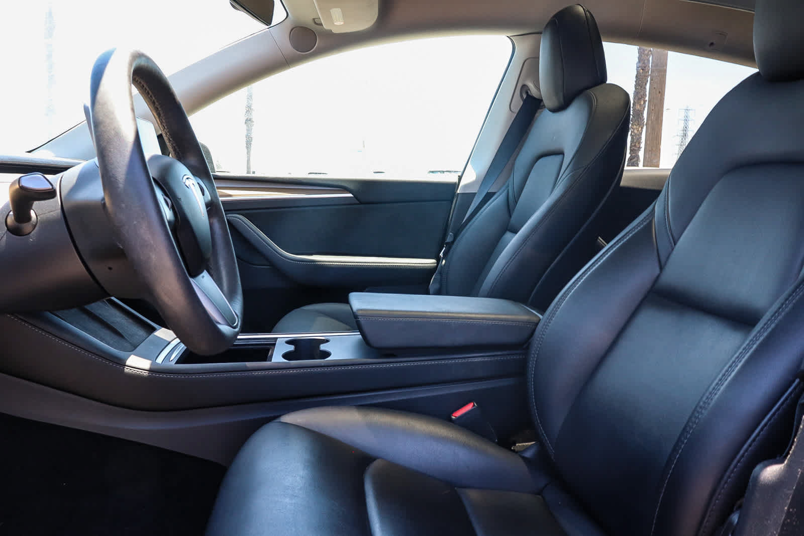 Used 2022 Tesla Model Y Long Range AWD/4WD image 22