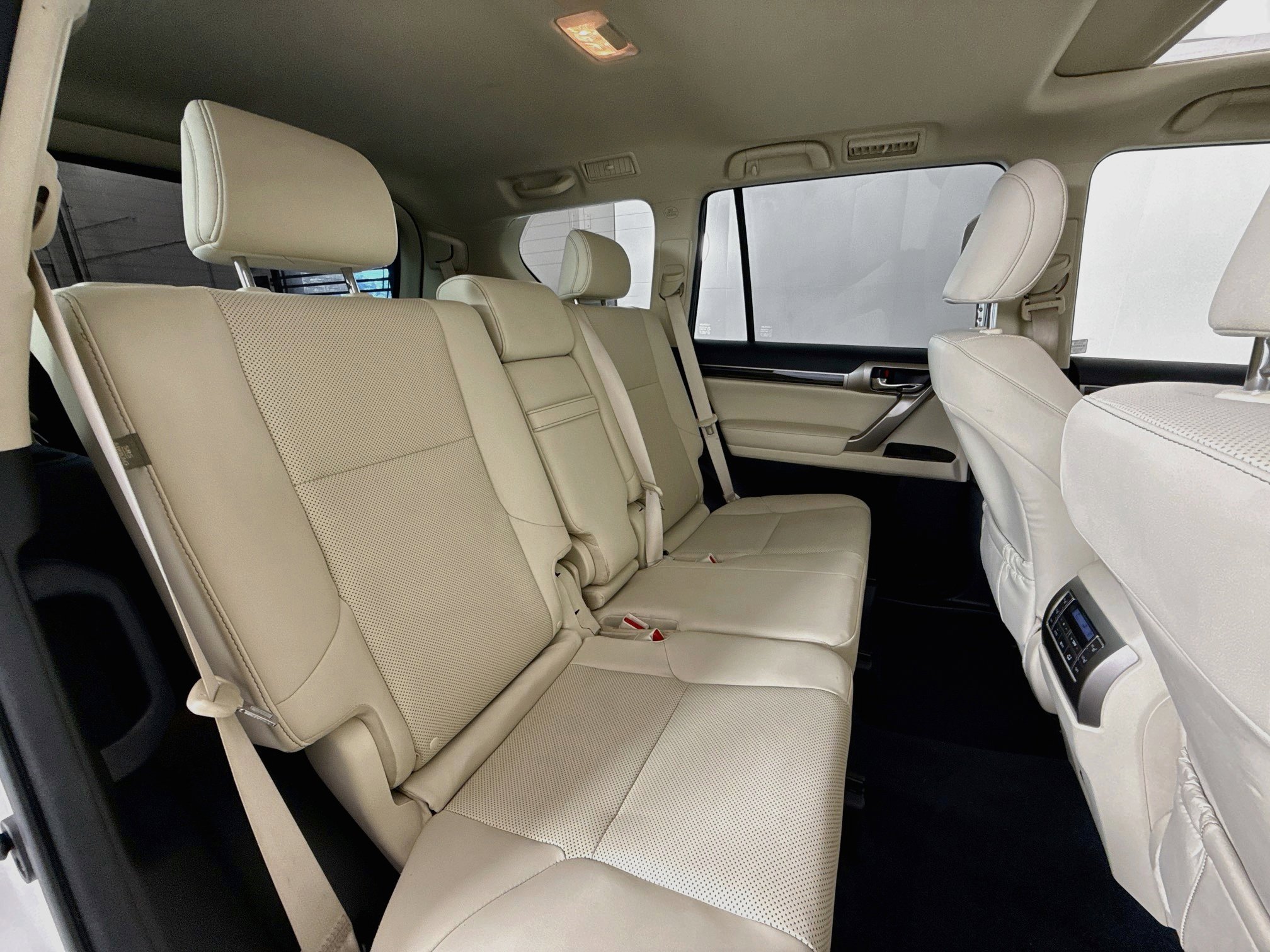 Used 2020 Lexus GX 460 Premium w/ Premium Package AWD/4WD image 26