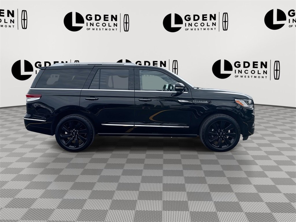 Used 2024 Lincoln Navigator Reserve image 9