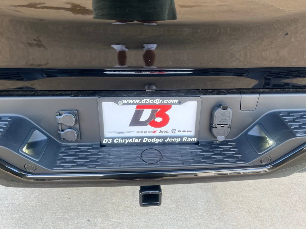 New 2025 RAM 1500 Limited image 13