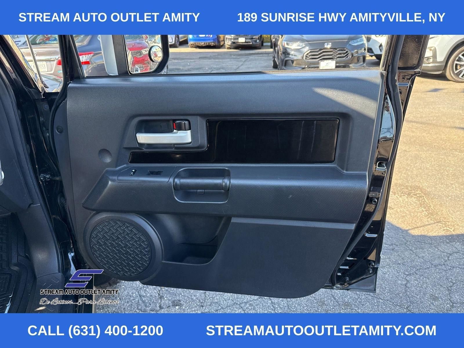 Used 2013 Toyota FJ Cruiser 4WD image 13