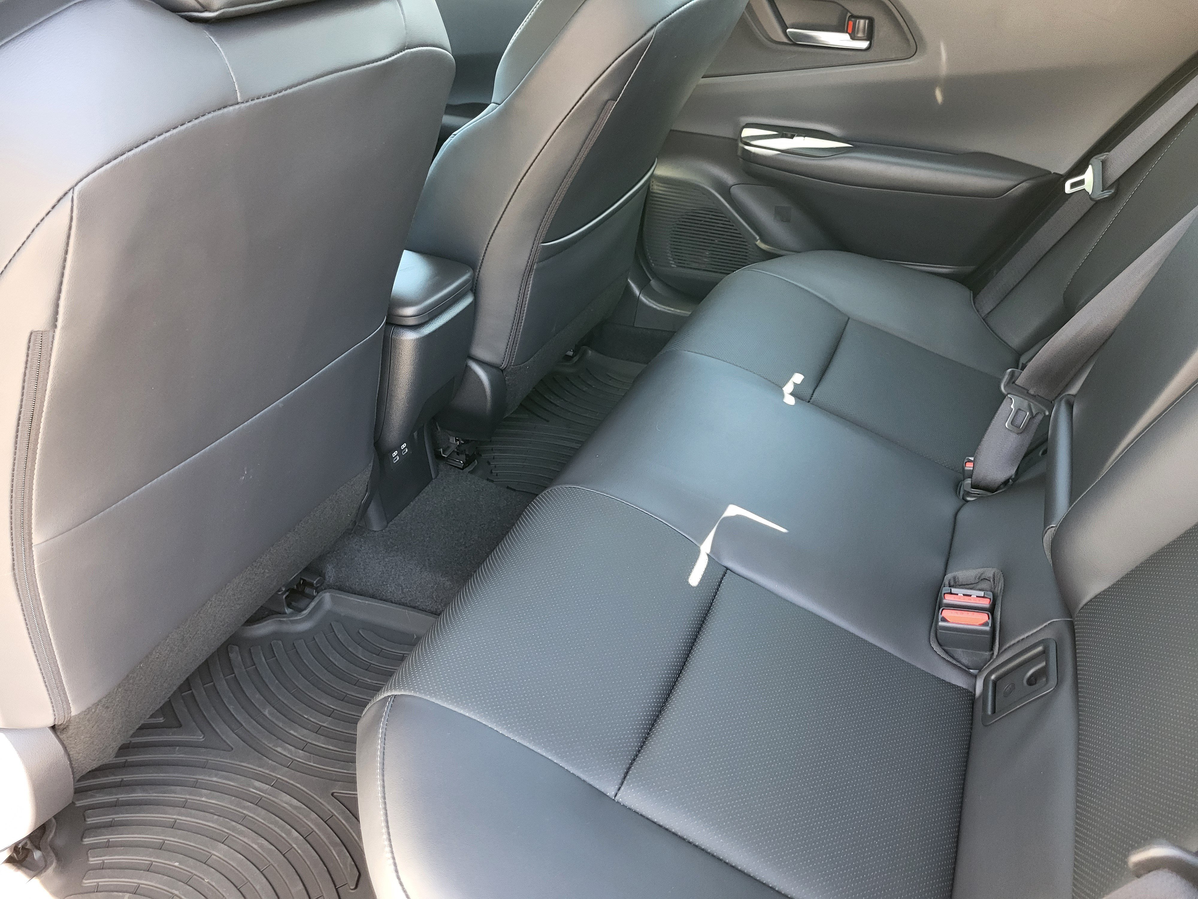 Certified 2024 Toyota Prius XLE FWD image 22