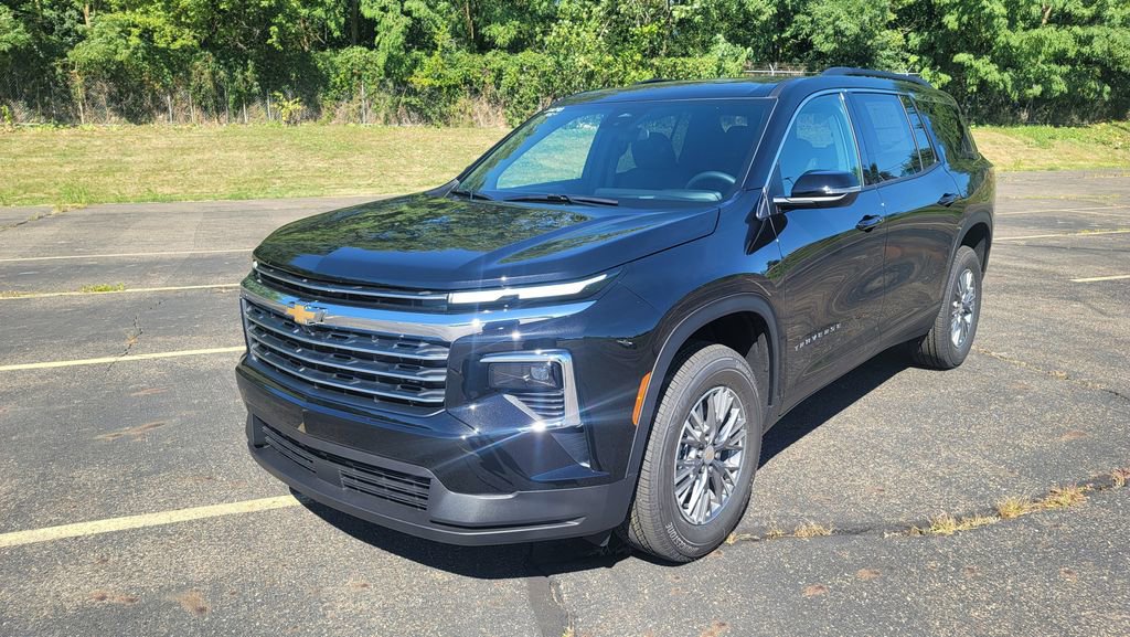 New 2026 Chevrolet Traverse LT w/ LPO, Floor Liner Package image 5