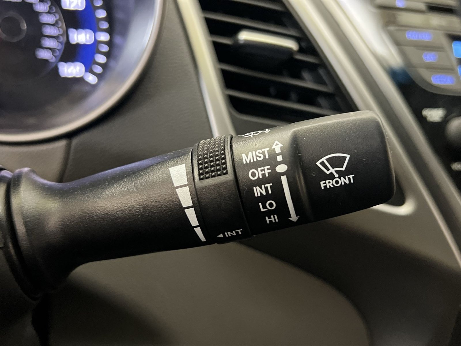Used 2014 Hyundai Elantra SE FWD image 31