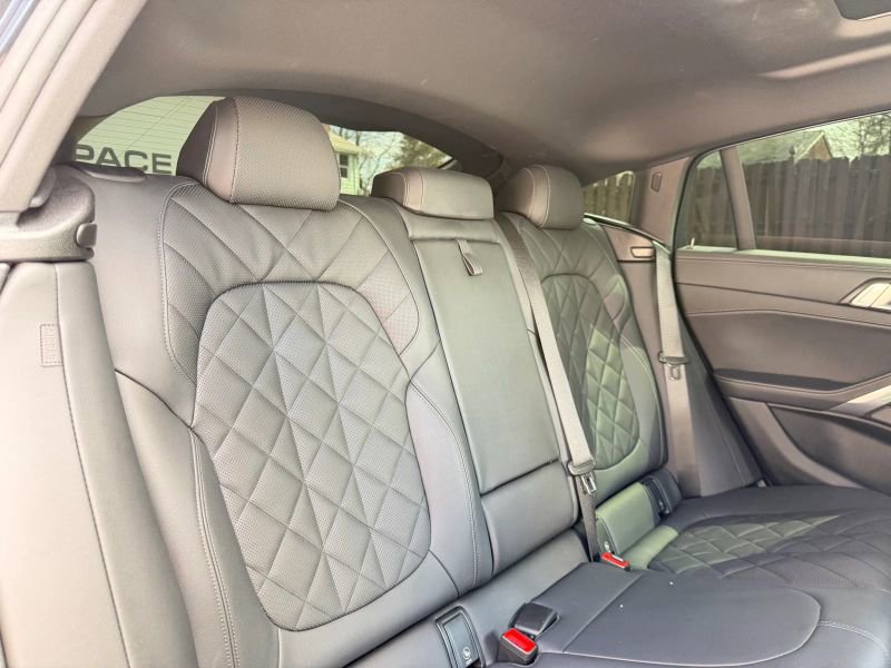 Used 2024 BMW X6 xDrive40i w/ Premium Package image 27