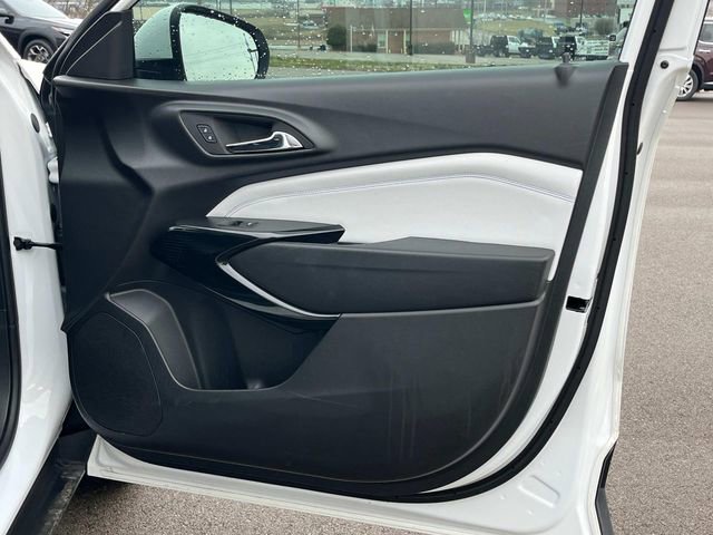 Certified 2025 Chevrolet Trax LT w/ LT Convenience Package image 24