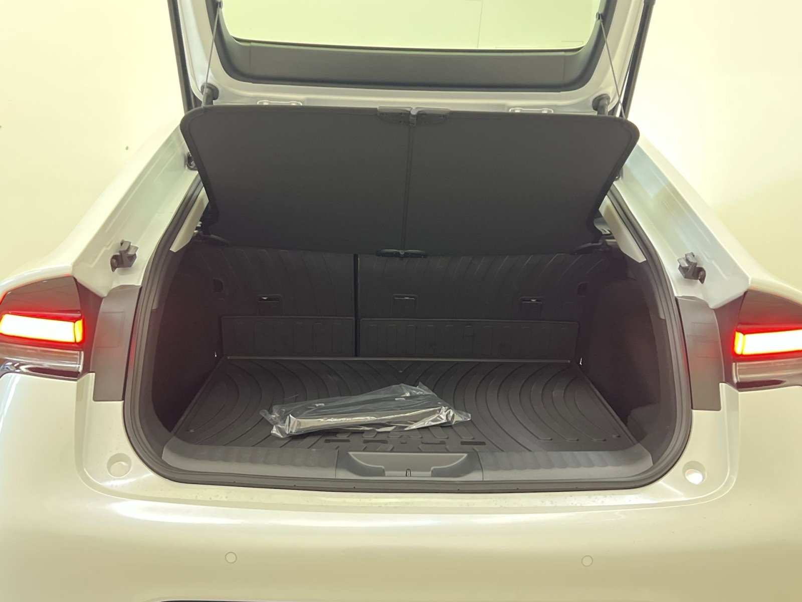 New 2026 Toyota Prius AWD image 20