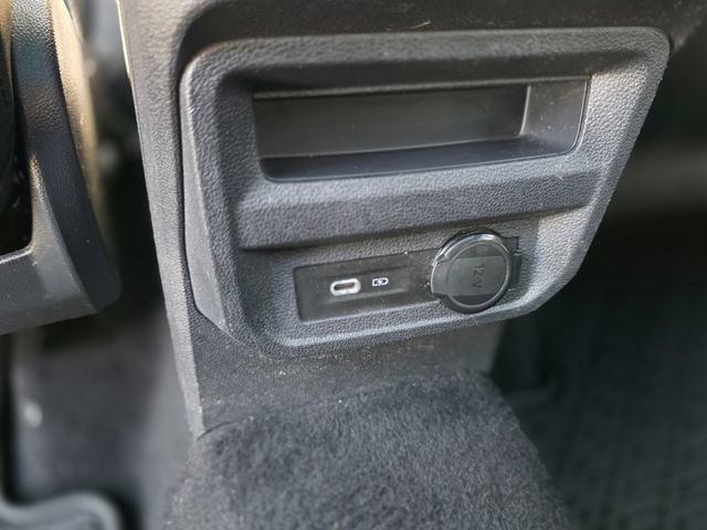 Used 2022 Volkswagen Tiguan SEL R-Line AWD/4WD image 19