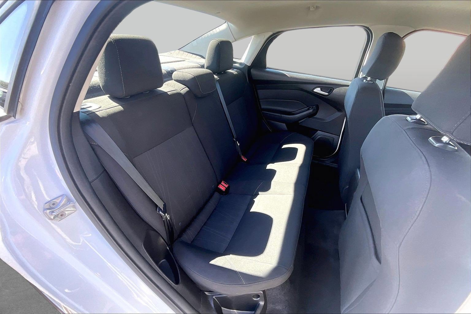 Used 2017 Ford Focus SE image 25
