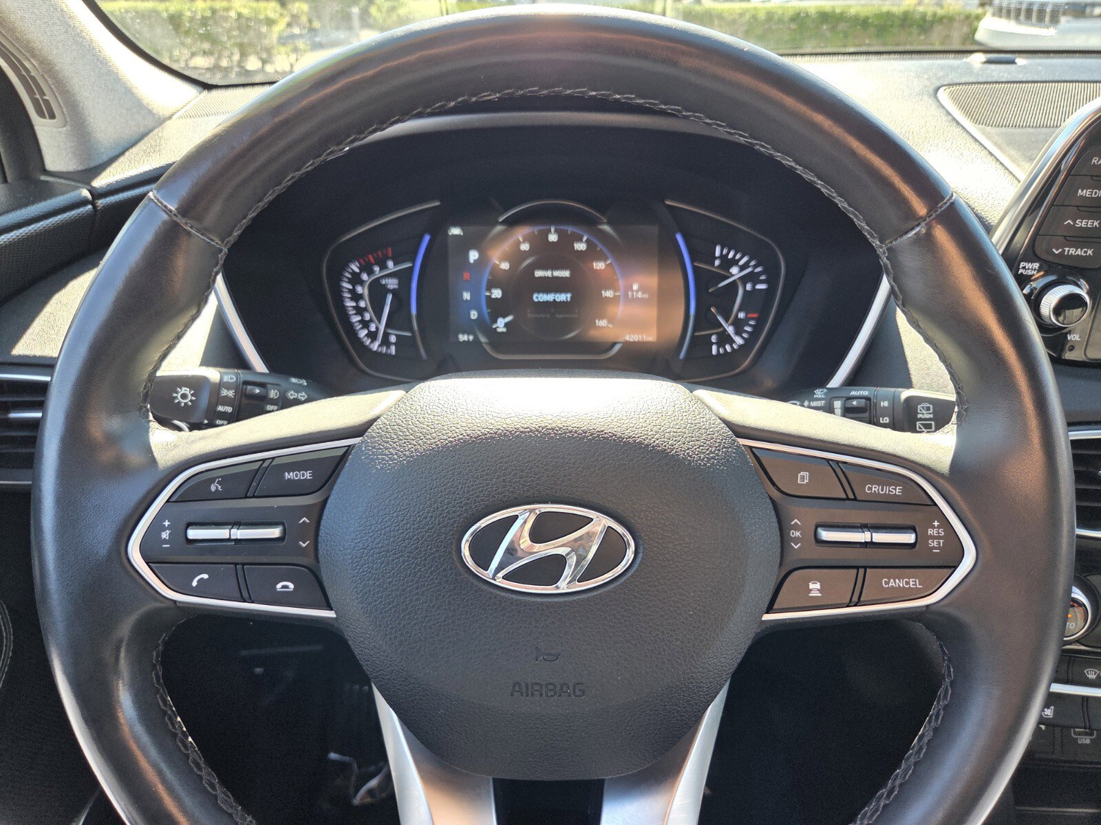 Used 2020 Hyundai Santa Fe Limited image 28