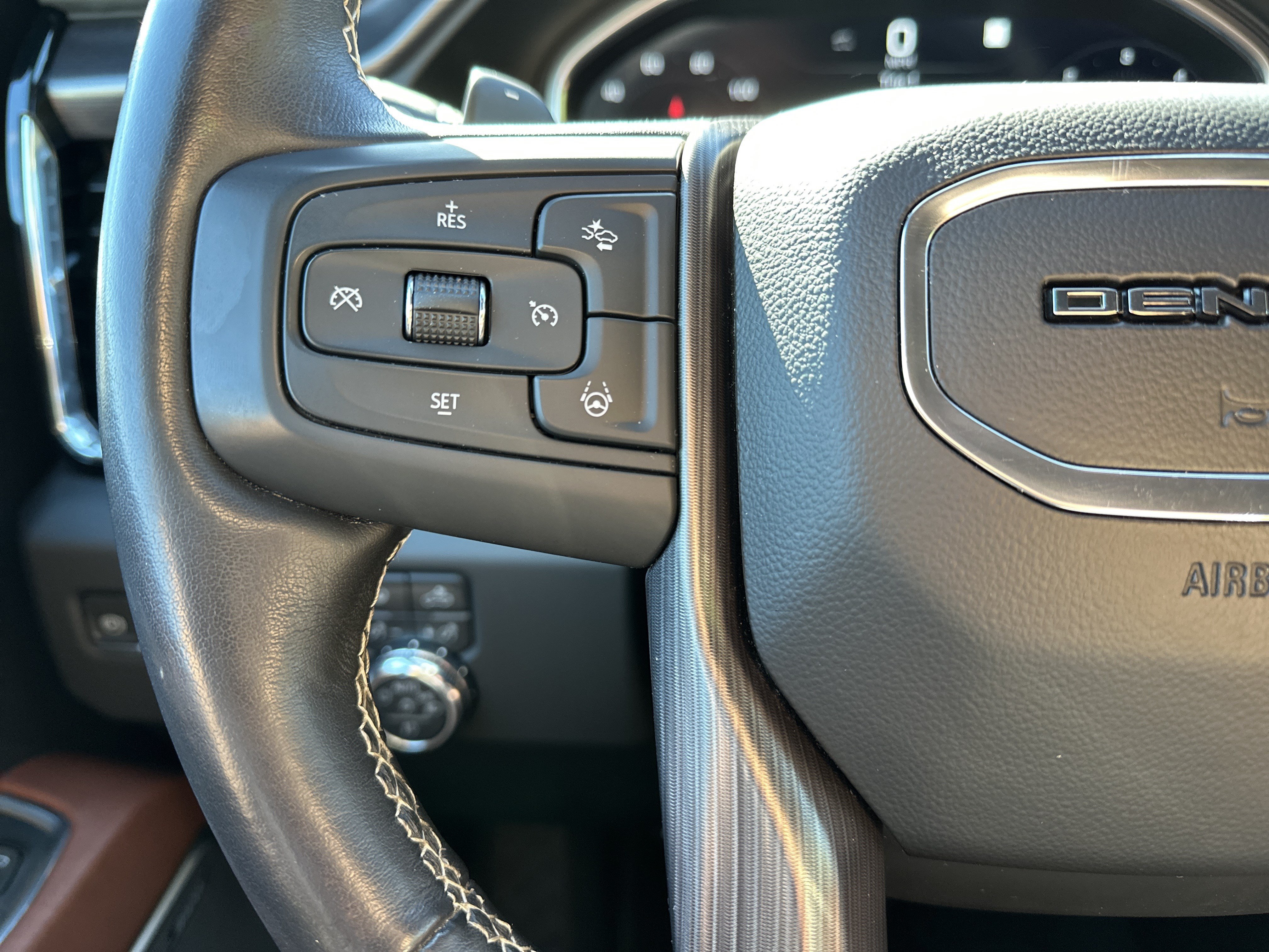 Used 2023 GMC Sierra 1500 Denali Ultimate AWD/4WD image 18