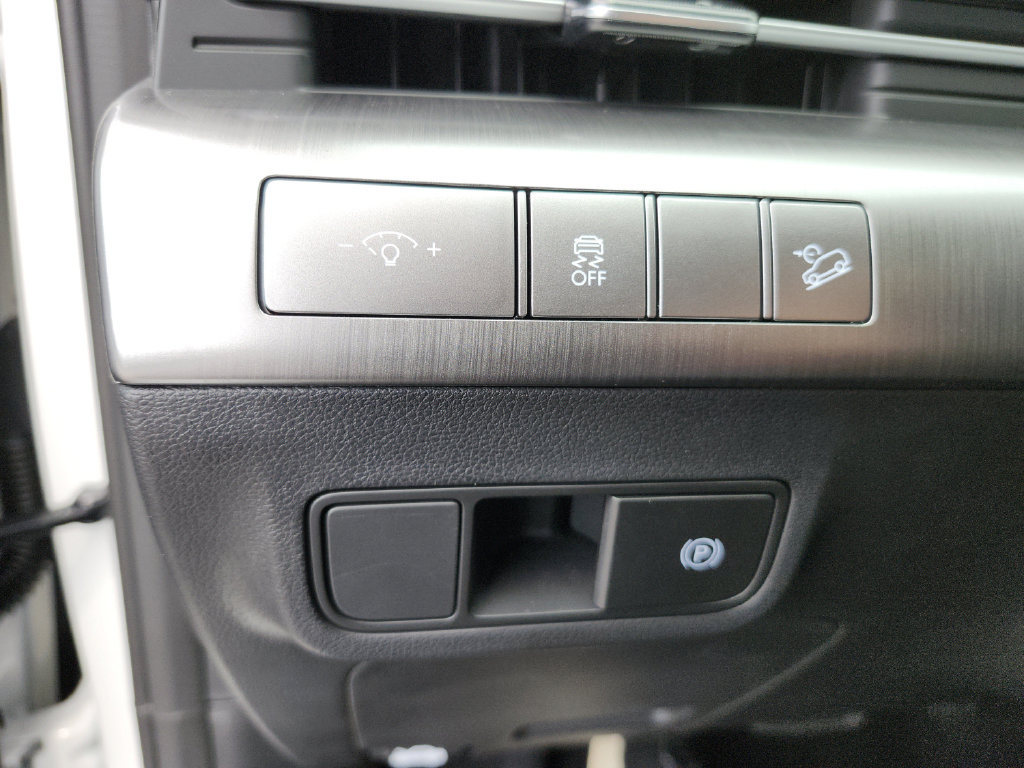 New 2027 Hyundai Kona SE FWD image 30