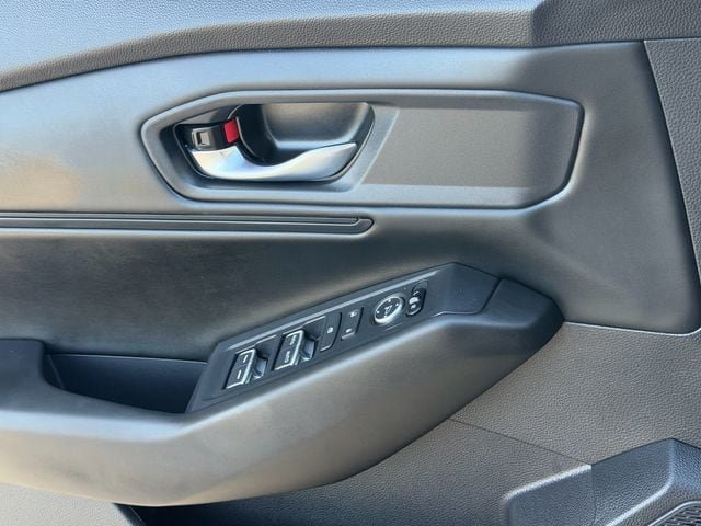 Certified 2023 Honda Accord EX image 28