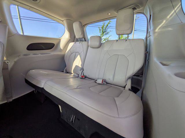 Certified 2021 Chrysler Voyager Lxi FWD image 16