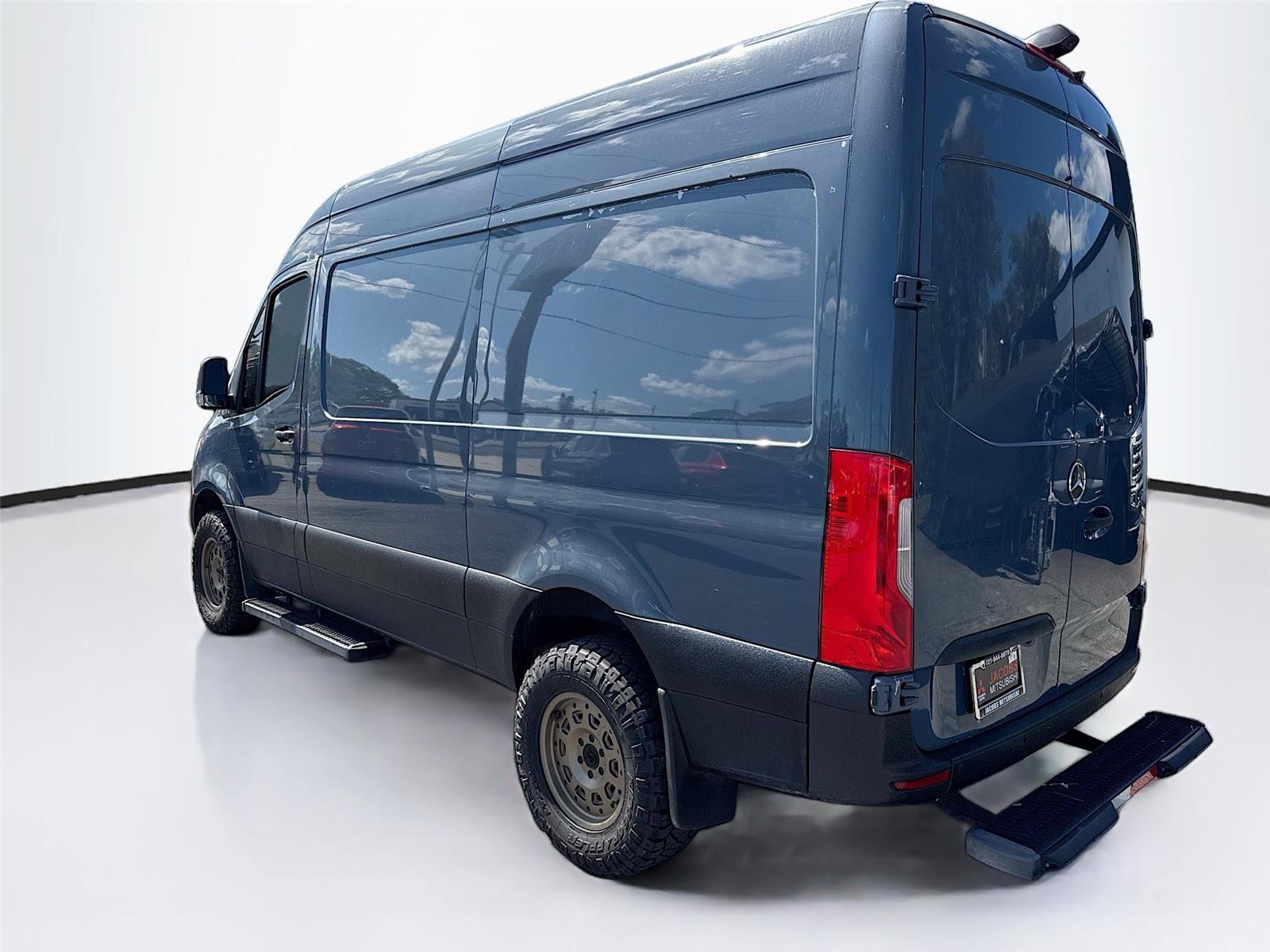 Used 2019 Mercedes-Benz Sprinter 144 image 3