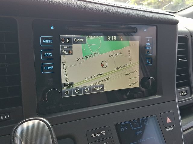 Used 2016 Toyota Sienna SE w/ SE Preferred Package FWD image 17