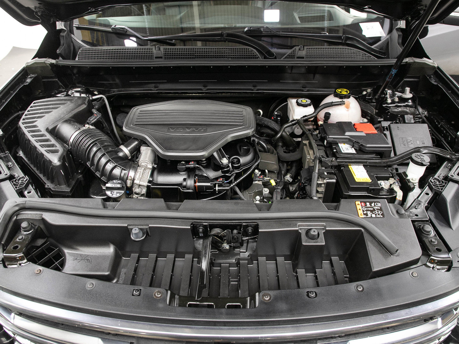 Used 2023 GMC Acadia AT4 w/ GMC Pro Grade Package AWD/4WD image 35