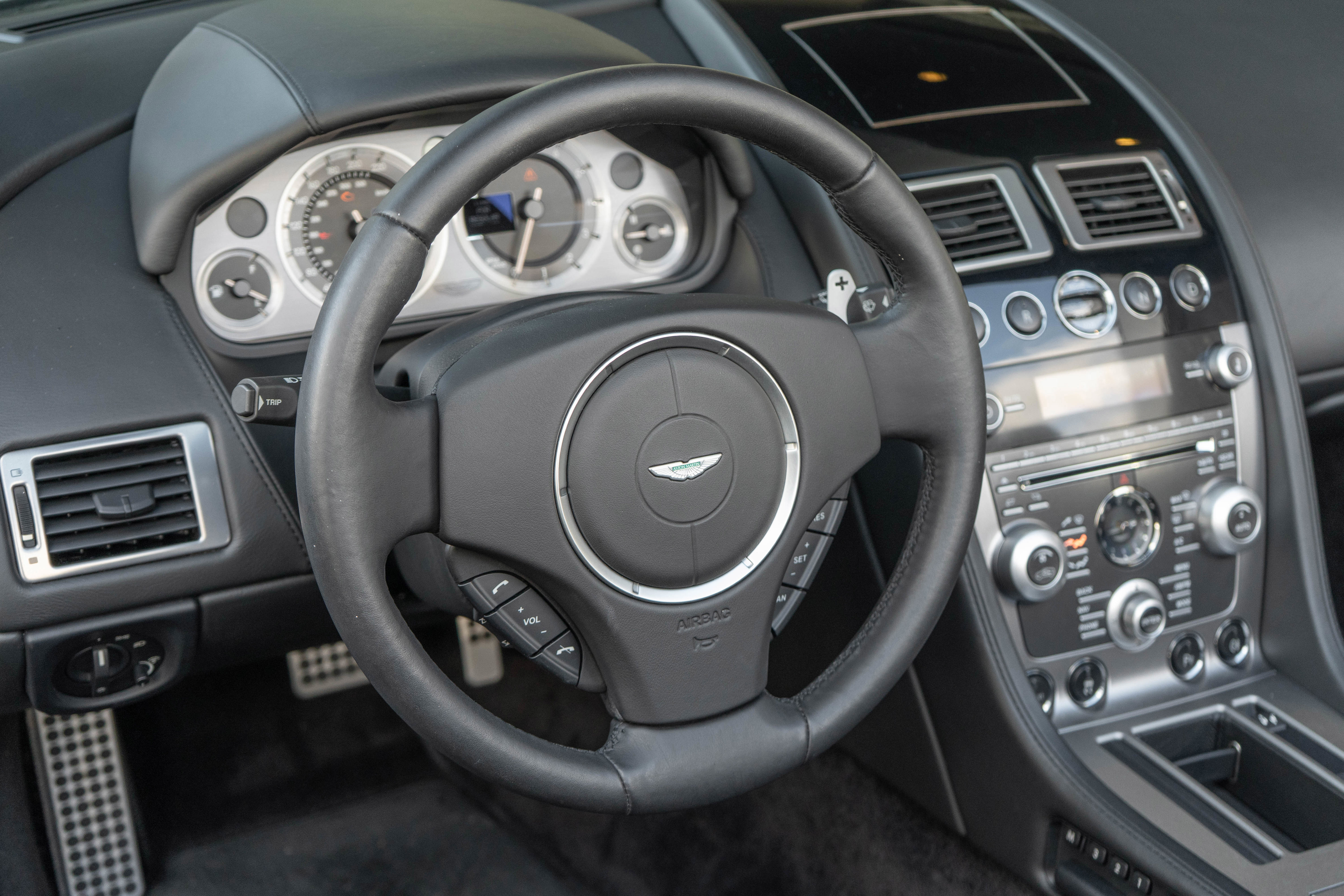 Used 2009 Aston Martin DB9 Volante RWD image 10