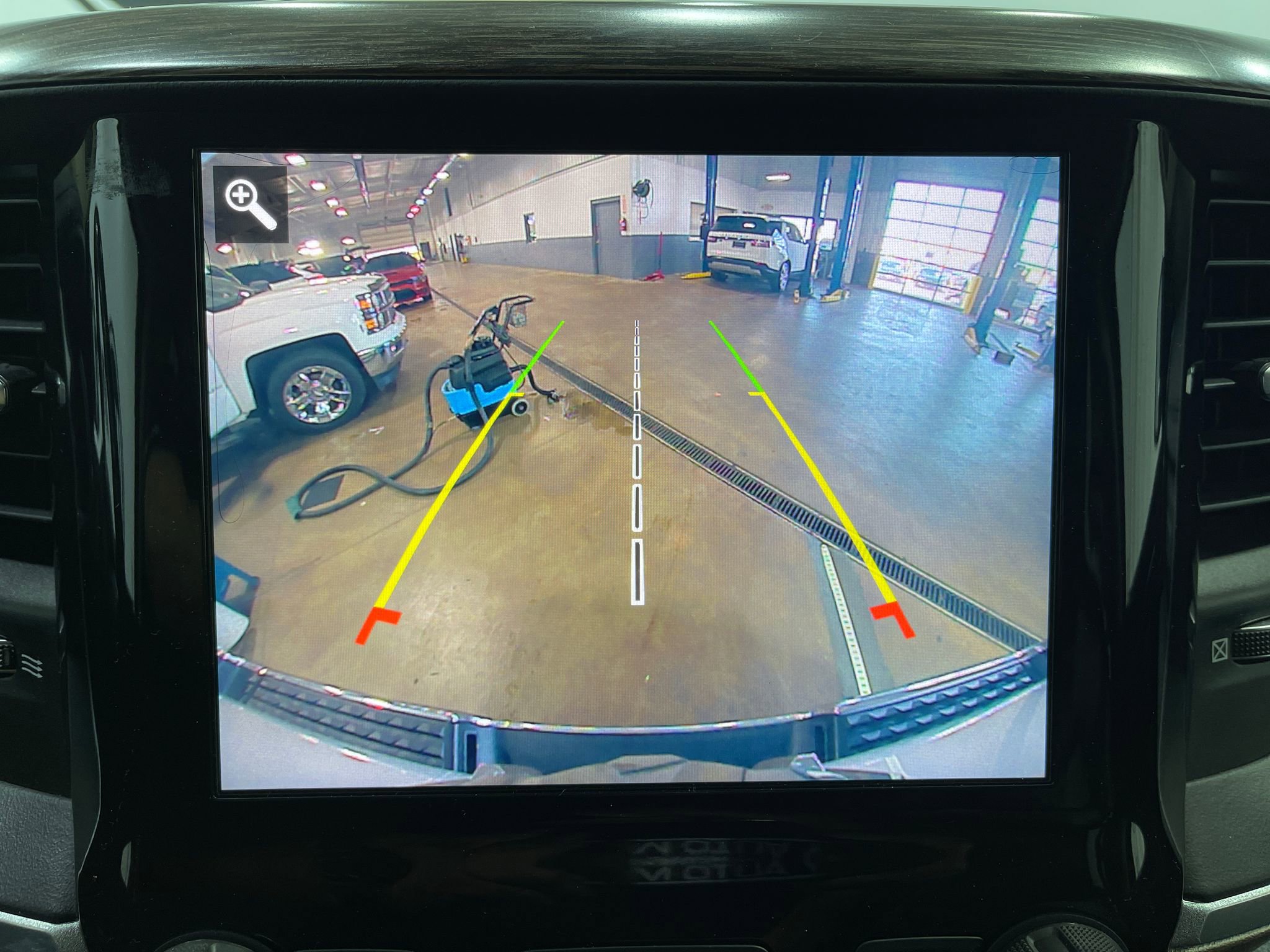 Used 2020 RAM 1500 Laramie AWD/4WD image 11