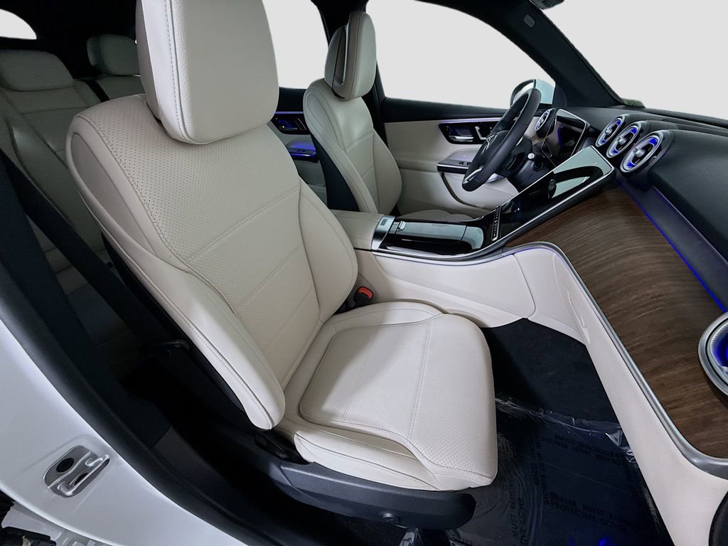 Used 2025 Mercedes-Benz GLC 350e GLC 350e image 28