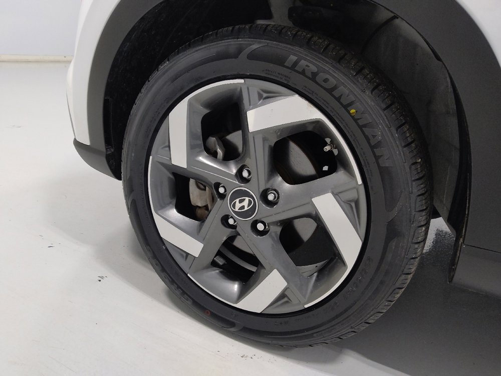 Used 2022 Hyundai Venue SEL image 31