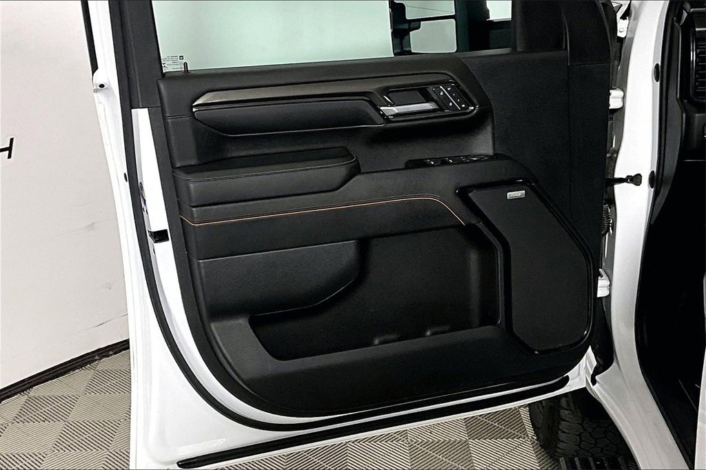 Used 2024 GMC Sierra 2500 AT4 w/ AT4 Premium Plus Package image 18